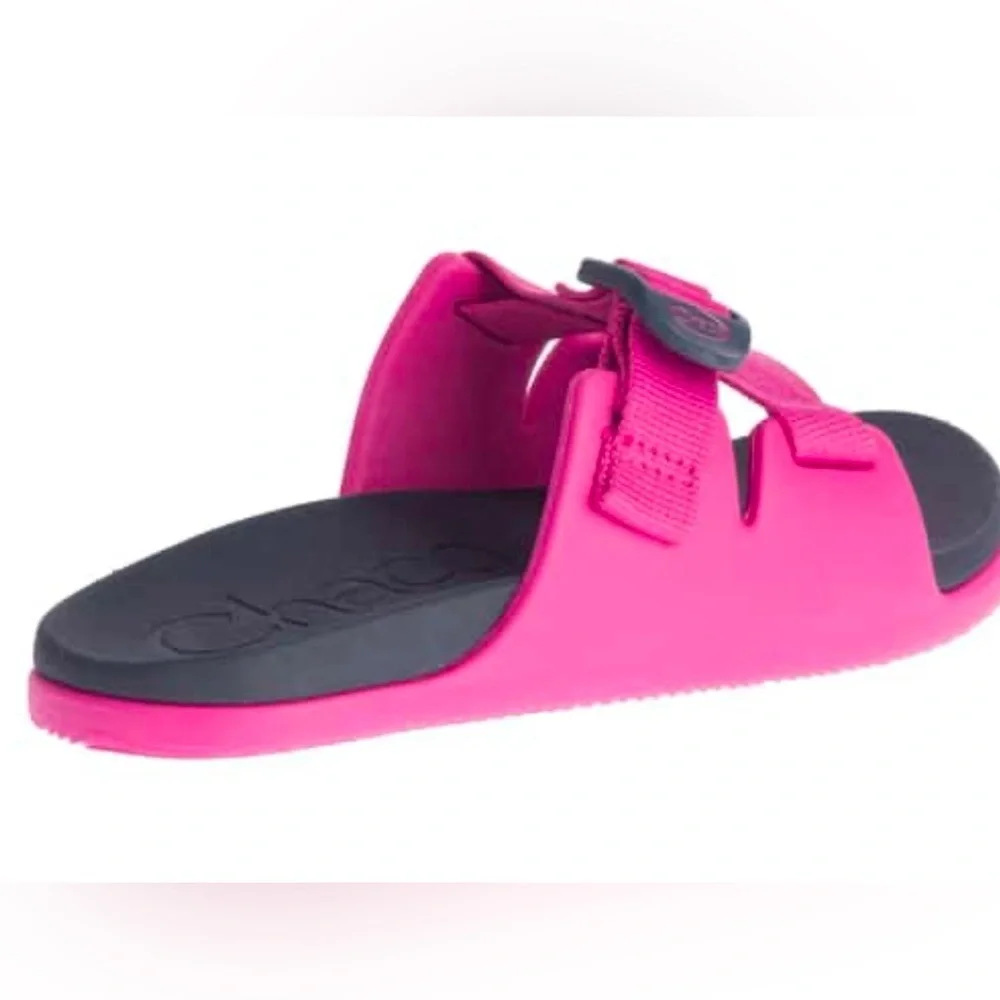 Nwt Chaco Kids Slide. Size 1. Pink and black. Adjustable strap on top.